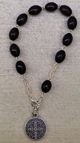 DECENA MADERA NEGRA OVAL LISA 8 MM RL 176