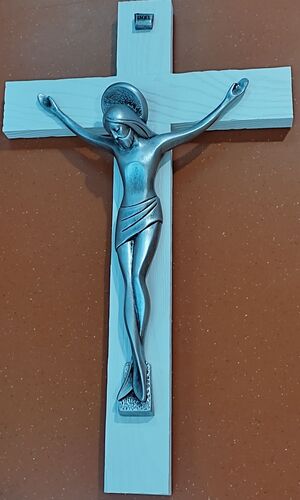 CRUCIFIJO BLANCO DE MADERA CON CRISTO EN METAL PLATEADO 31 CM.