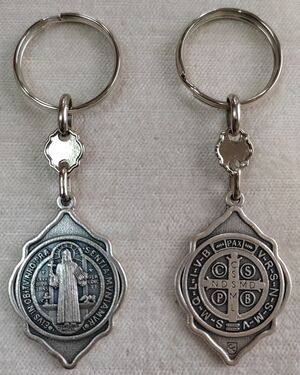 LLAVERO METAL DOBLE CARA 1703-15  SAN BENITO 70427270140