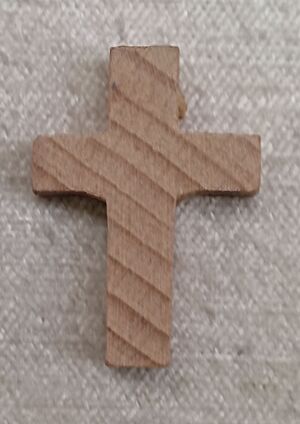 CRUZ MADERA PEQUEÑA 3,3 X 2,4 CM SIN CORDÓN