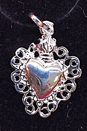 CORAZÓN DE JESÚS LISO CON FILIGRANA HUECA
