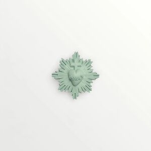 BROCHE SAGRADO CORAZÓN METAL ESMALTADO AZUL PÁLIDO