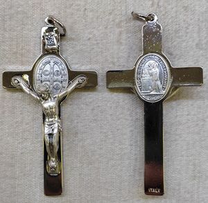 CRUZ SAN BENITO MEDALLA OVALADA NIK/PL 78 MM. - 10.029.10