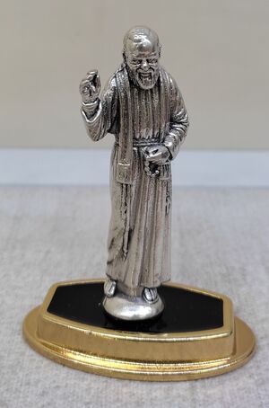 FIGURA SAN PIO PLATEADA 7 CM. C/BASE ESMALTE/ORO